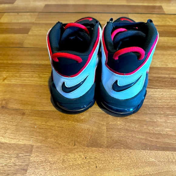 Like new Nike Uptempo big kids size 7 gs - Picture 4 of 6